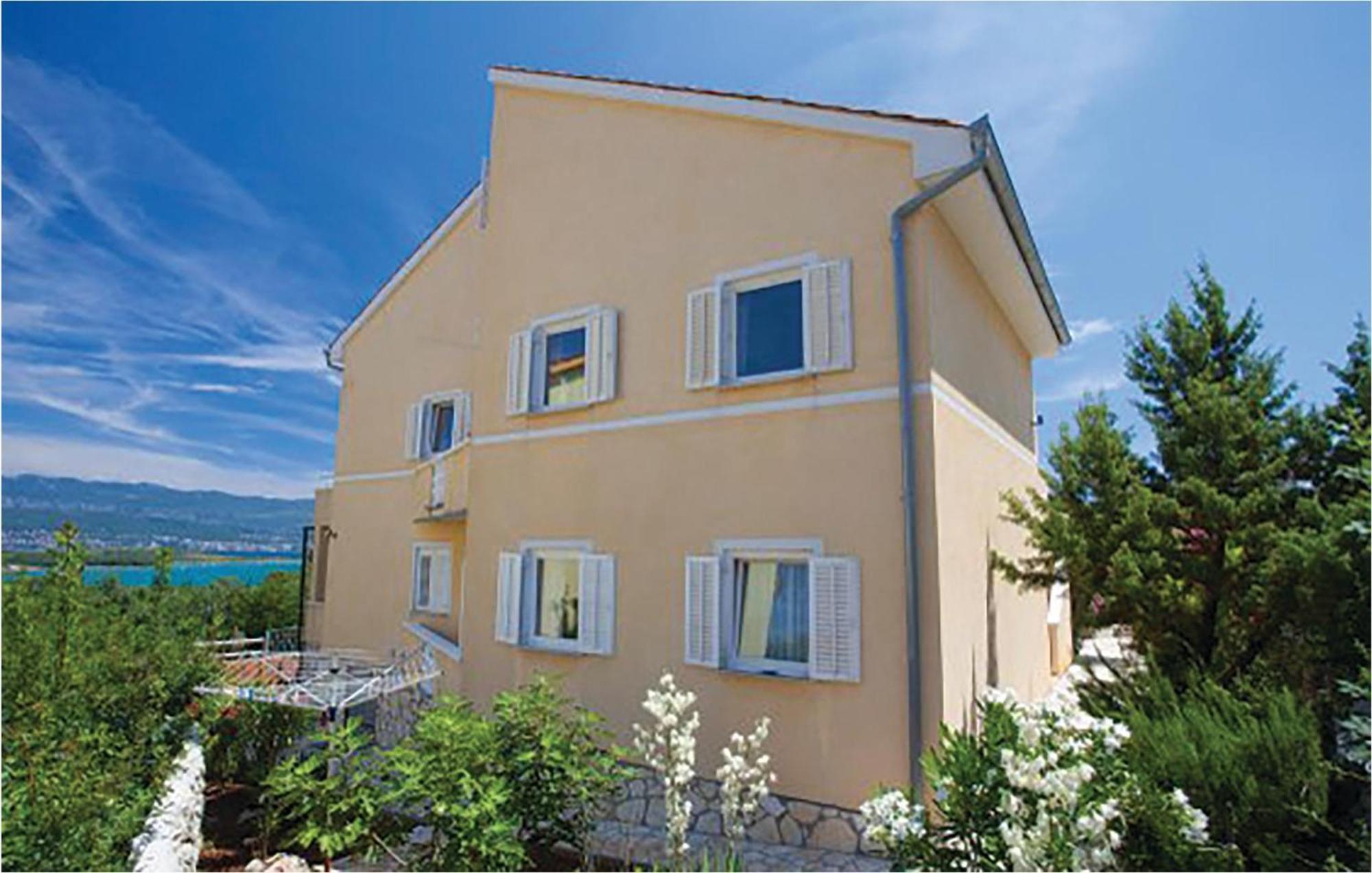 1 Bedroom Beautiful Apartment In Malinska Dış mekan fotoğraf