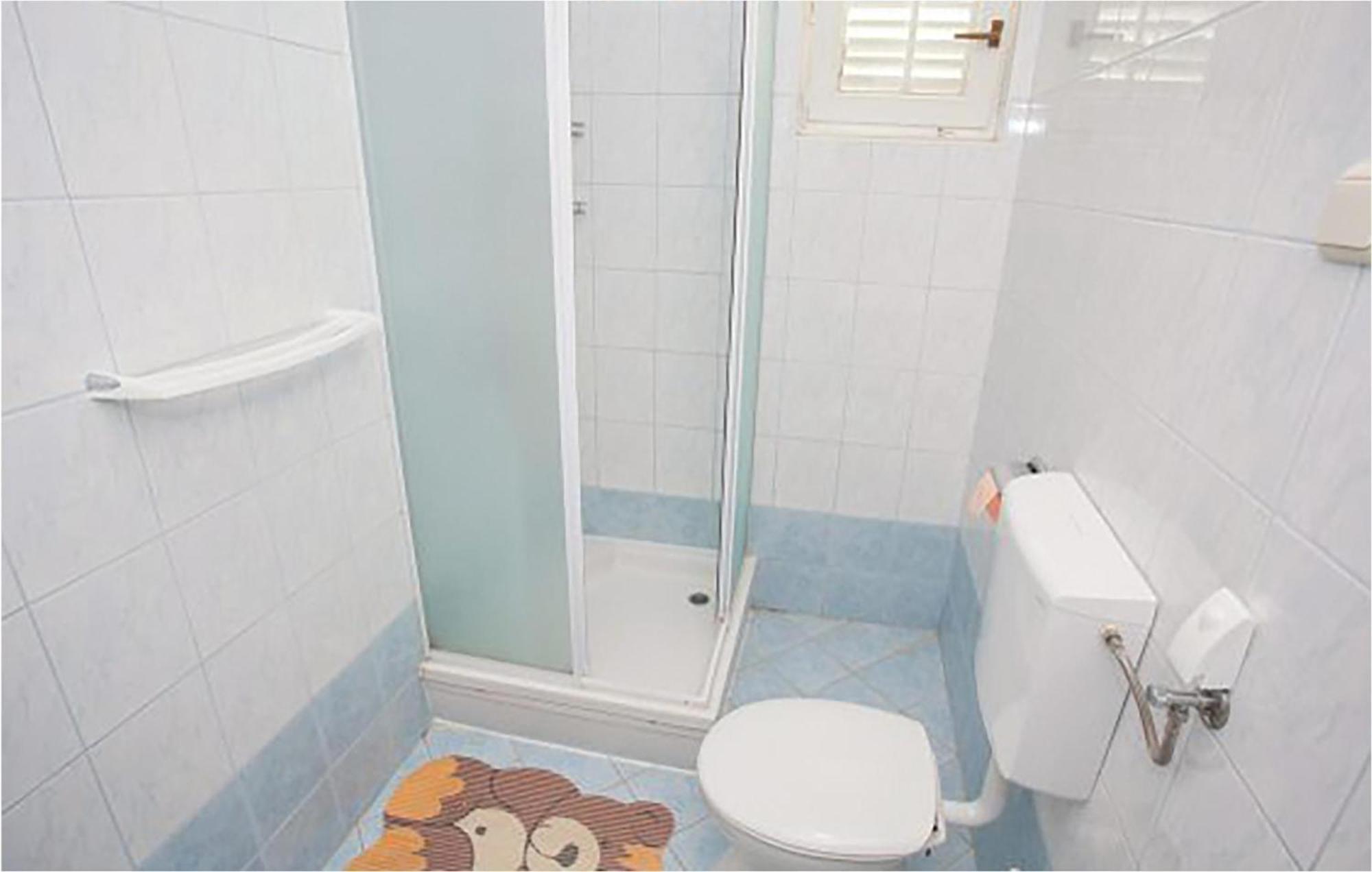 1 Bedroom Beautiful Apartment In Malinska Dış mekan fotoğraf