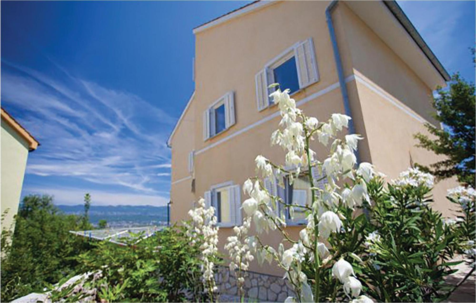 1 Bedroom Beautiful Apartment In Malinska Dış mekan fotoğraf